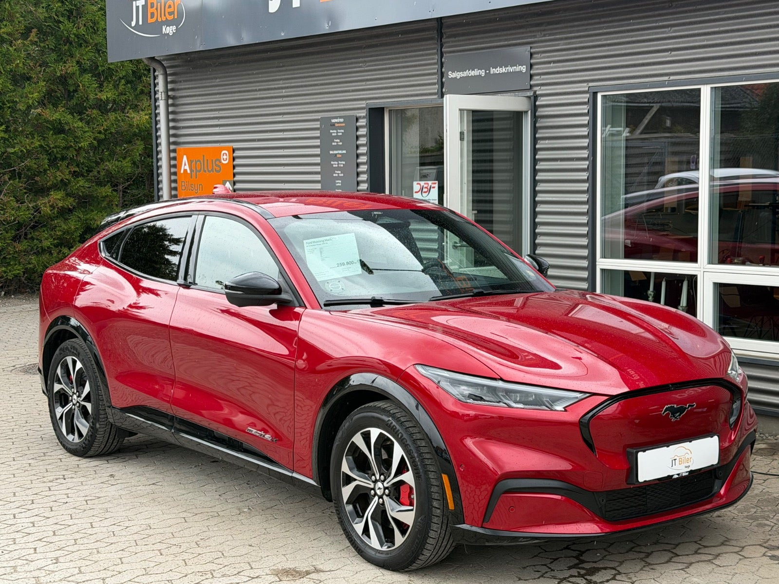 Rød Ford Mustang Mach-E fra 2021