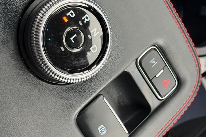 Rød Ford Mustang Mach-E fra 2021