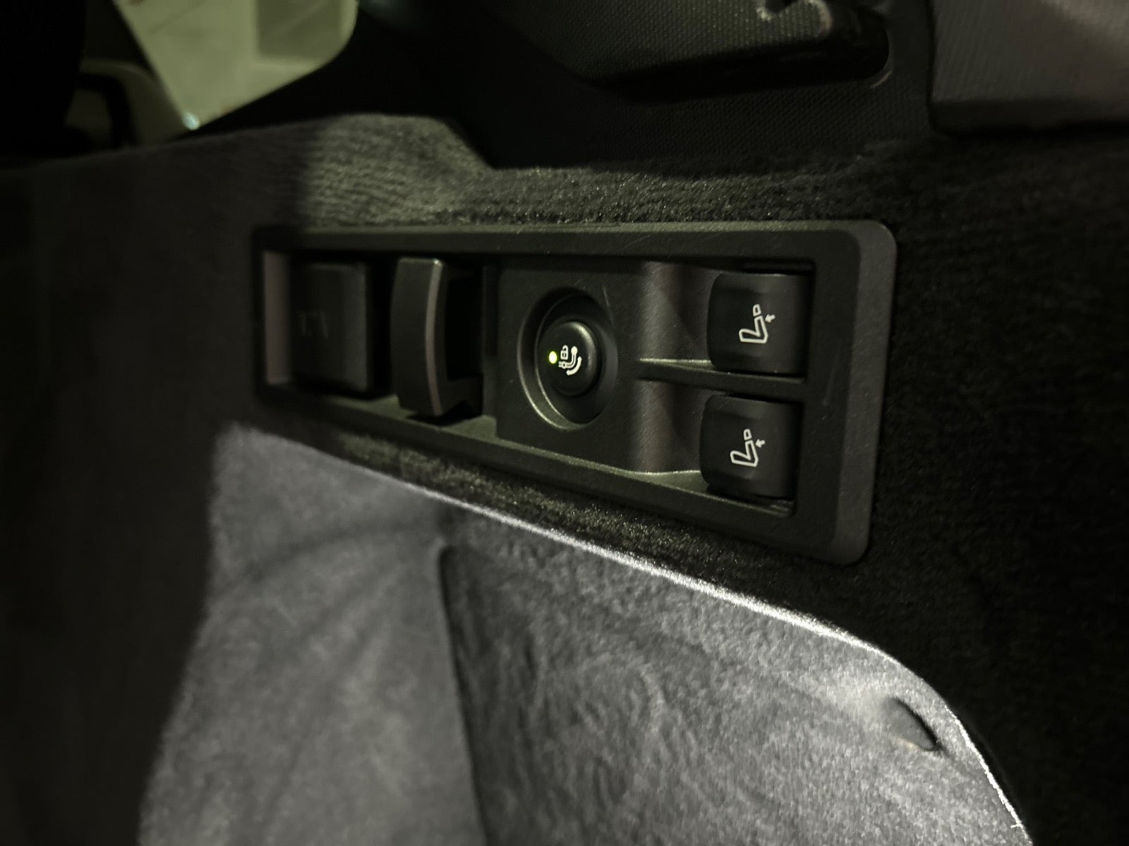 Hvid BMW 330e fra 2020