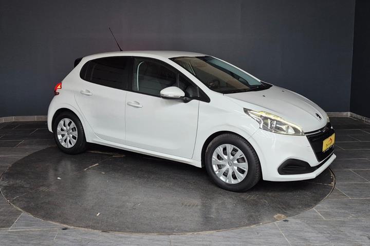 Hvid Peugeot 208 fra 2017
