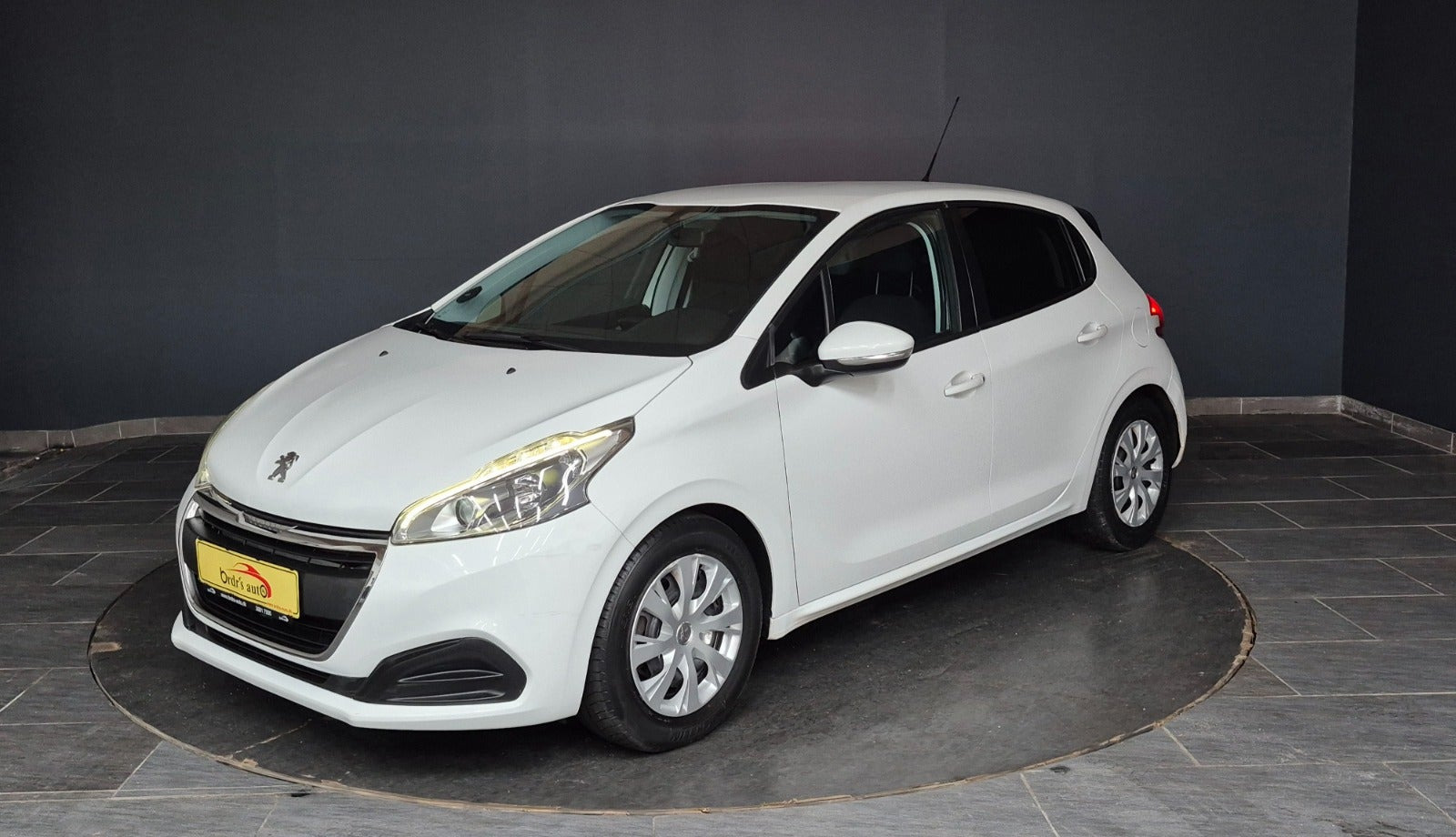 Hvid Peugeot 208 fra 2017
