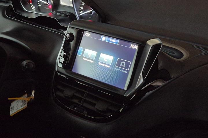 Hvid Peugeot 208 fra 2017