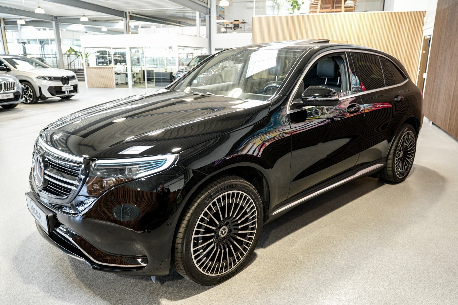 Sort Mercedes EQC400 fra 2021