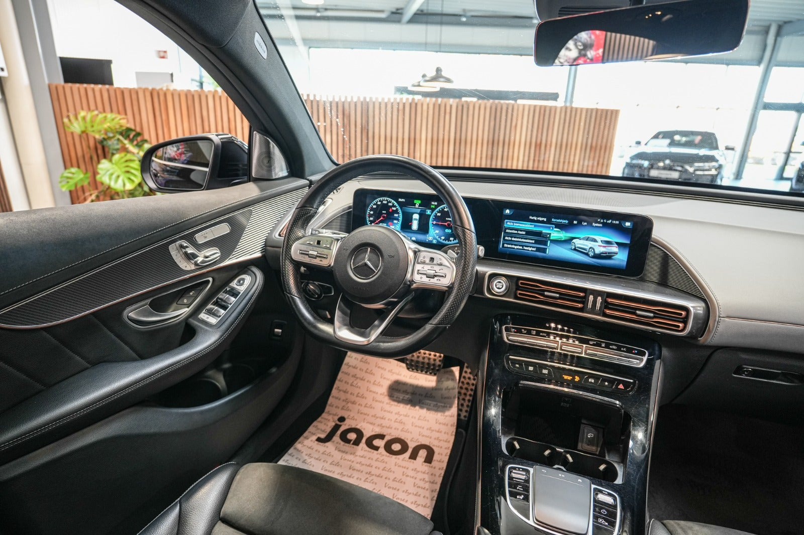 Sort Mercedes EQC400 fra 2021