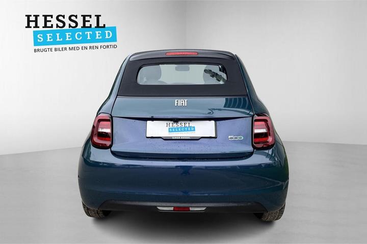 Grøn Fiat 500e fra 2024
