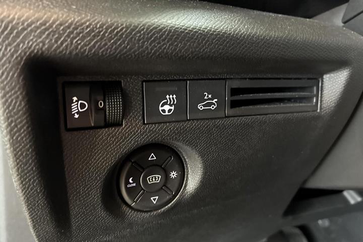Grå Citroën ë-C4 X fra 2023