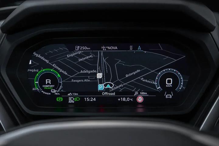 Grå Audi Q4 e-tron fra 2022