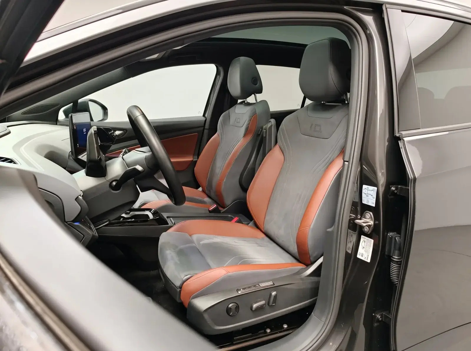 Grå VW ID.4 fra 2021