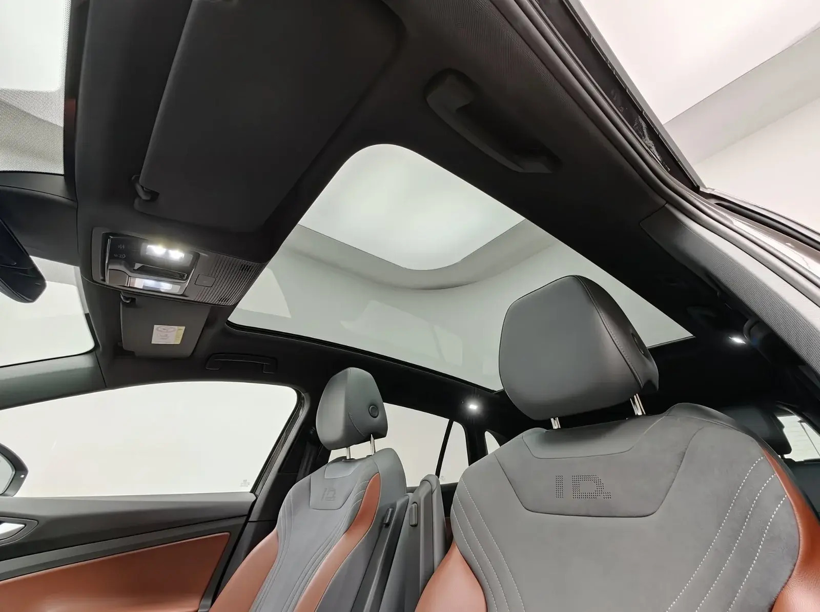 Grå VW ID.4 fra 2021