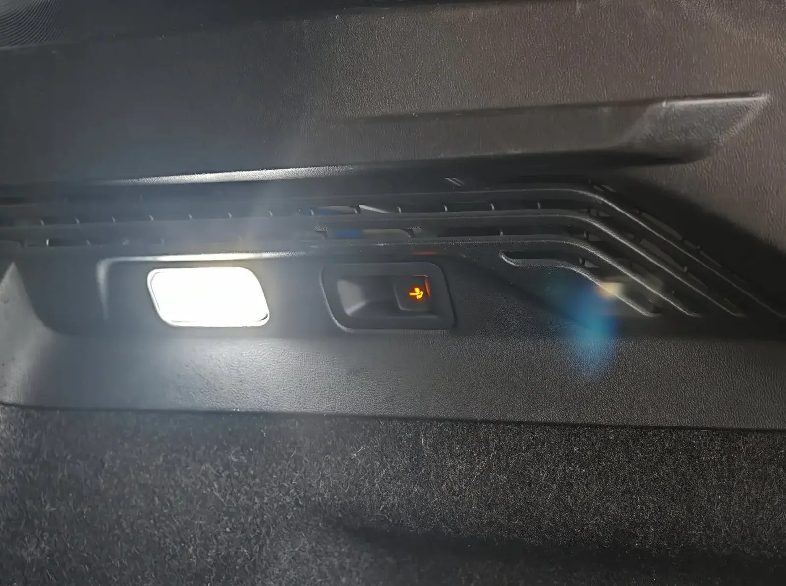 Grå VW ID.4 fra 2021