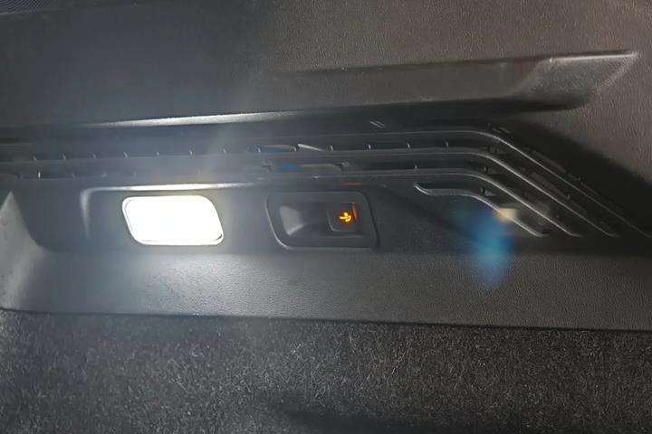 Grå VW ID.4 fra 2021