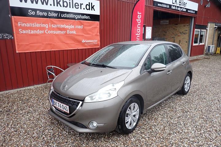 Beige Peugeot 208 fra 2012