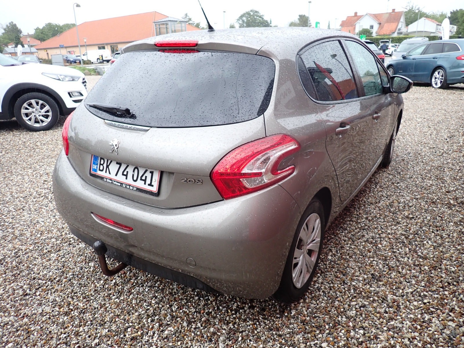 Beige Peugeot 208 fra 2012
