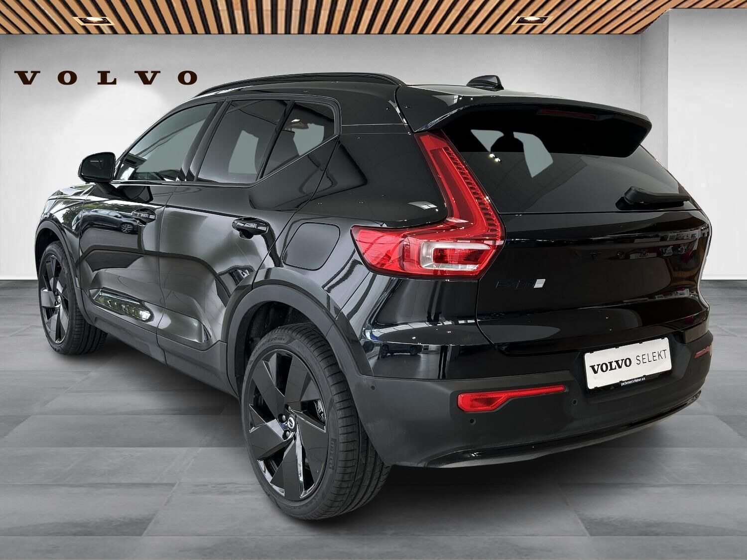 Sort Volvo EX40 fra 2025