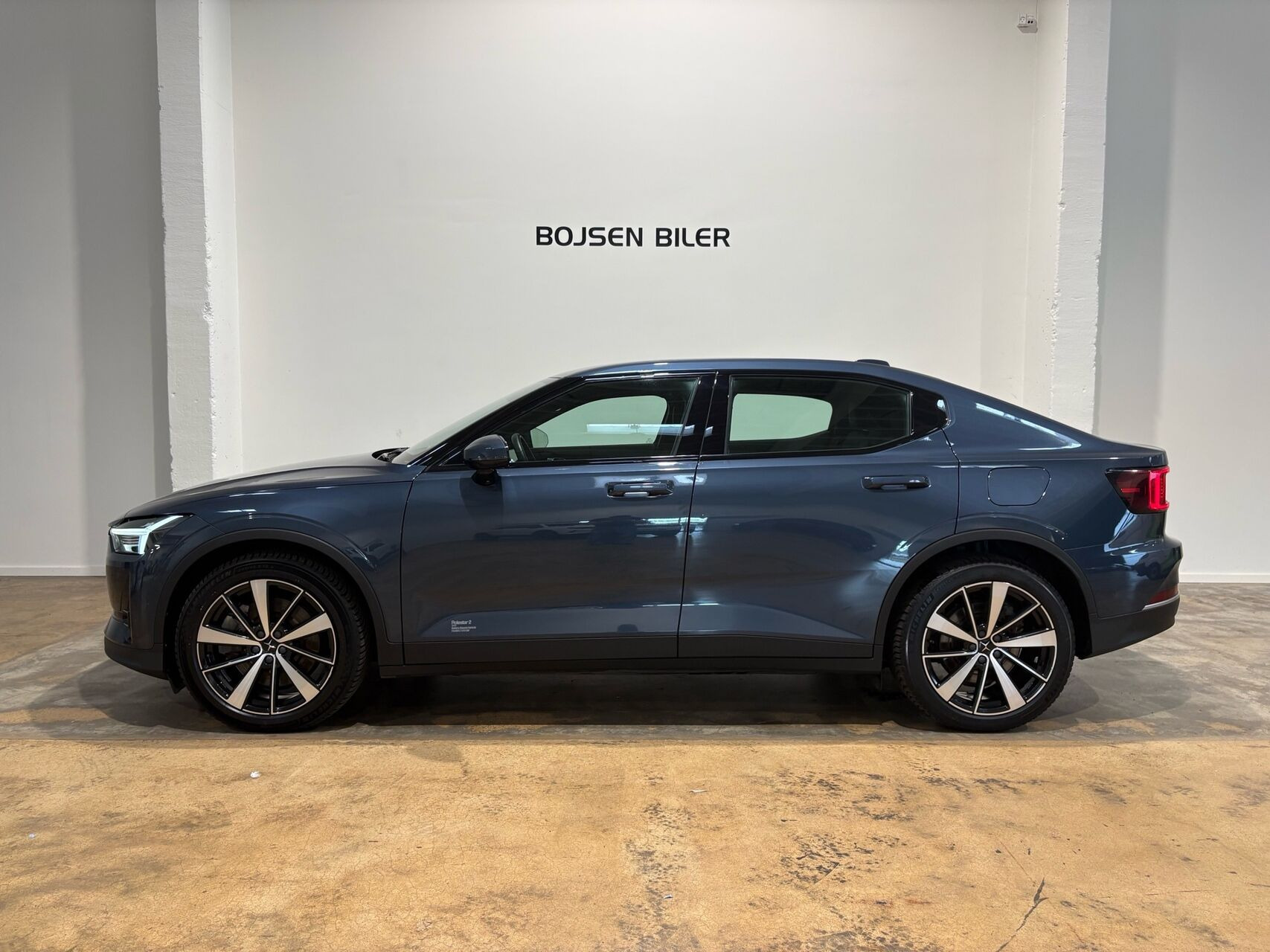 Sort Polestar 2 fra 2023
