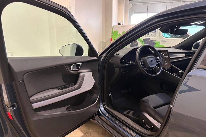 Sort Polestar 2 fra 2023