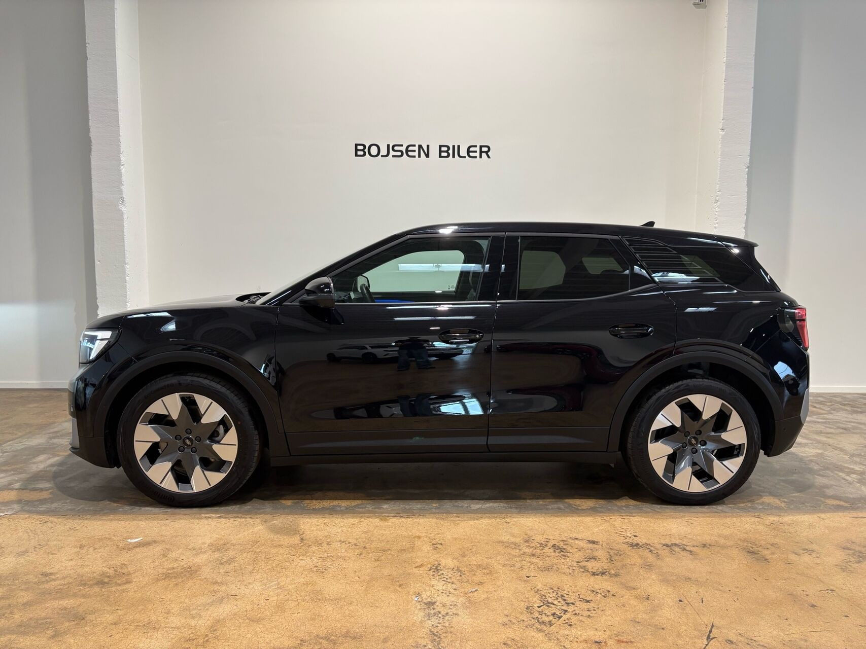 Sort Ford Explorer fra 2025