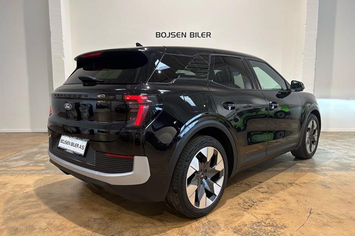 Sort Ford Explorer fra 2025
