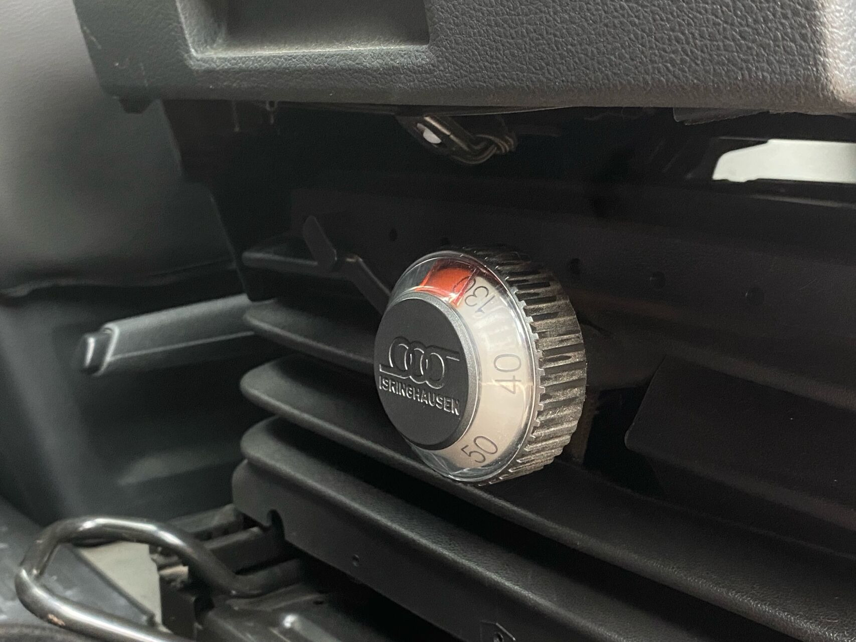 Grå VW Crafter fra 2022