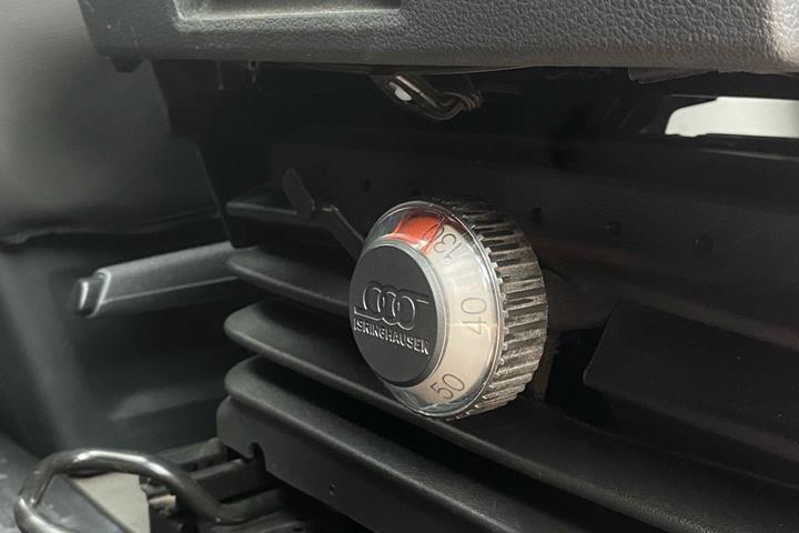 Grå VW Crafter fra 2022