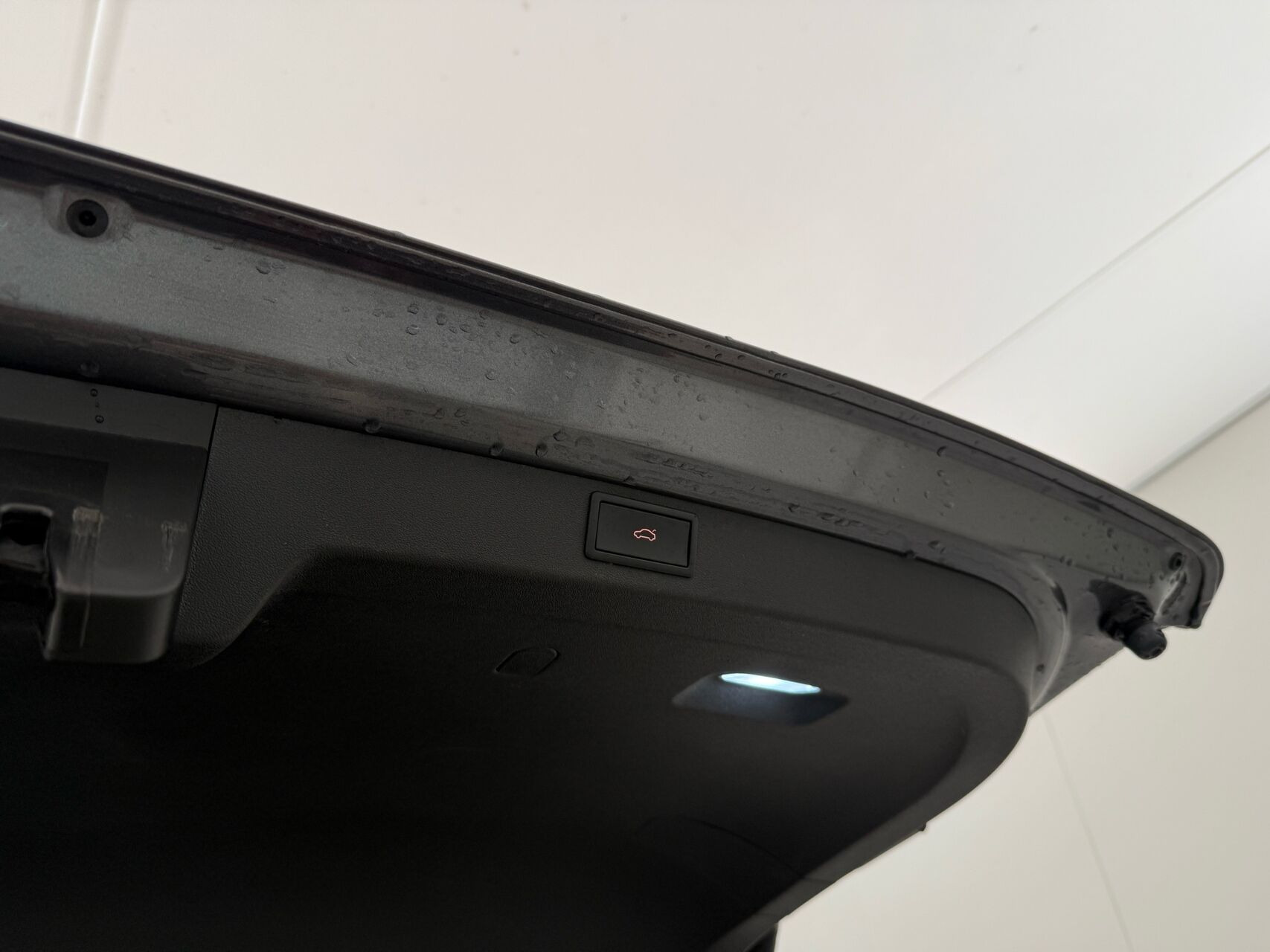 Grå Skoda Enyaq fra 2023