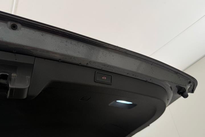 Grå Skoda Enyaq fra 2023