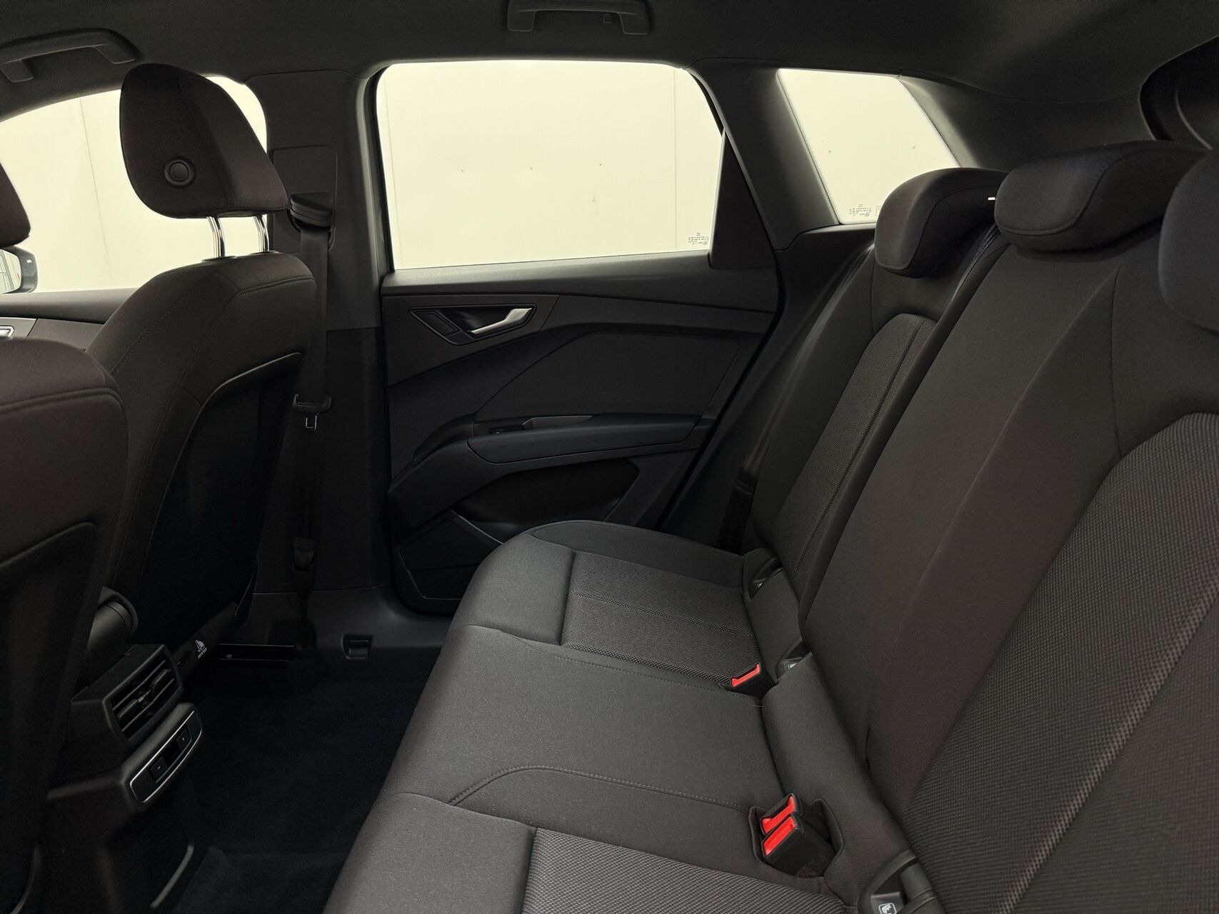 Grå Audi Q4 fra 2022