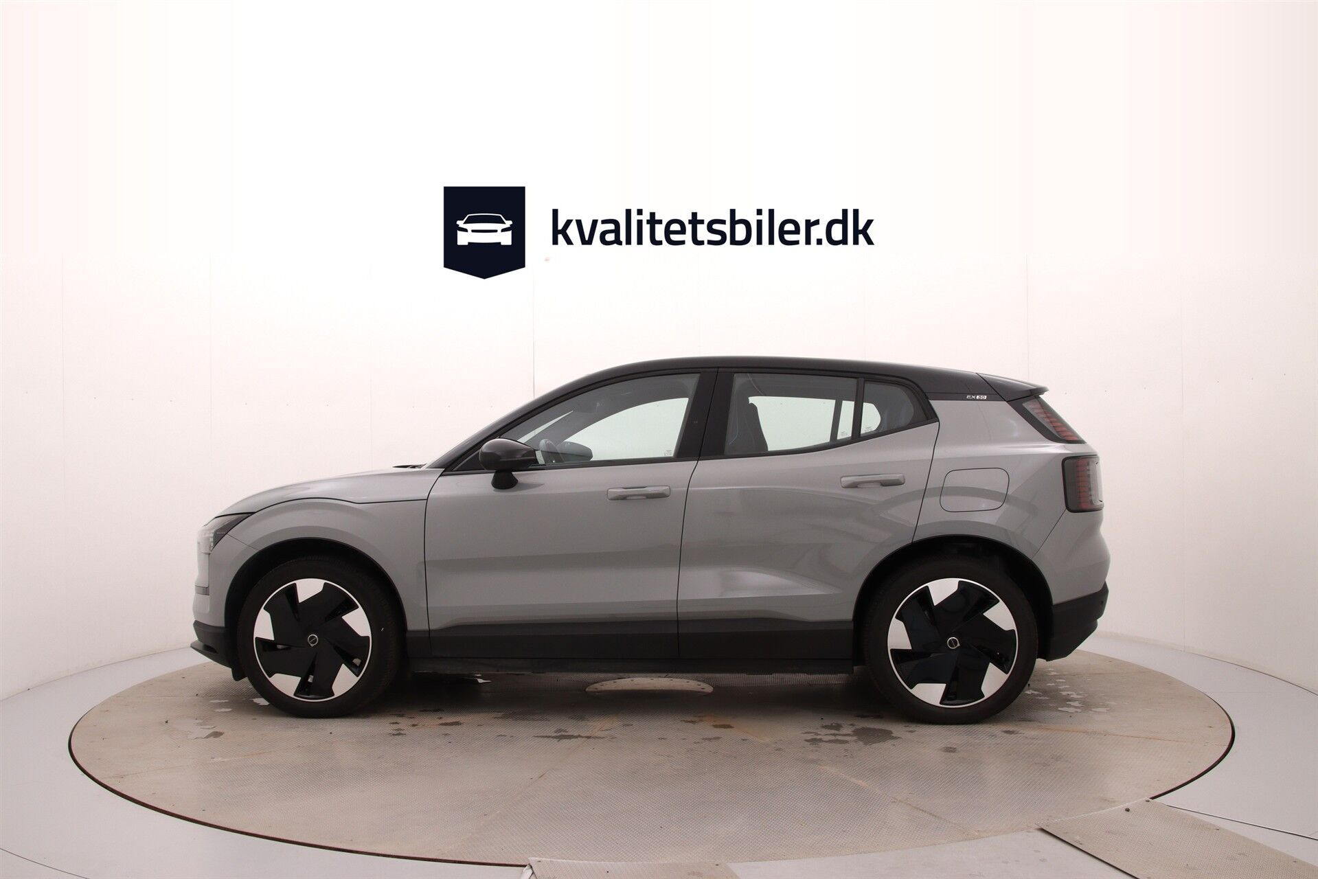 Grå Volvo EX30 fra 2024