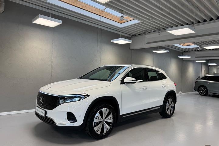 Hvid Mercedes EQA250 fra 2025