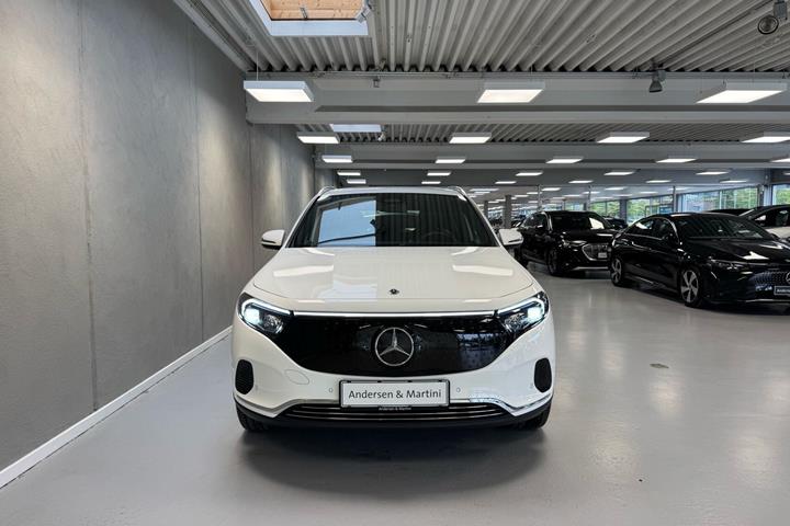 Hvid Mercedes EQA250 fra 2025