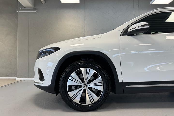 Hvid Mercedes EQA250 fra 2025