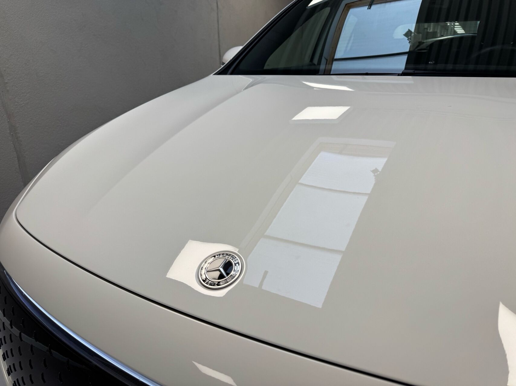 Hvid Mercedes EQA250 fra 2025