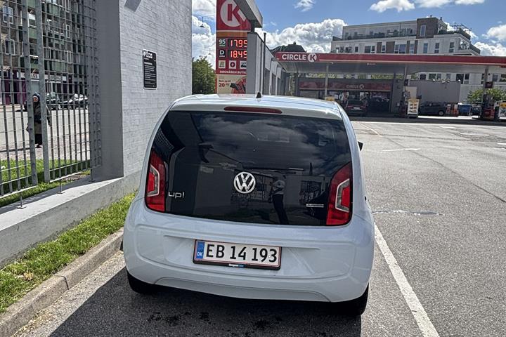 Blå VW UP! fra 2012