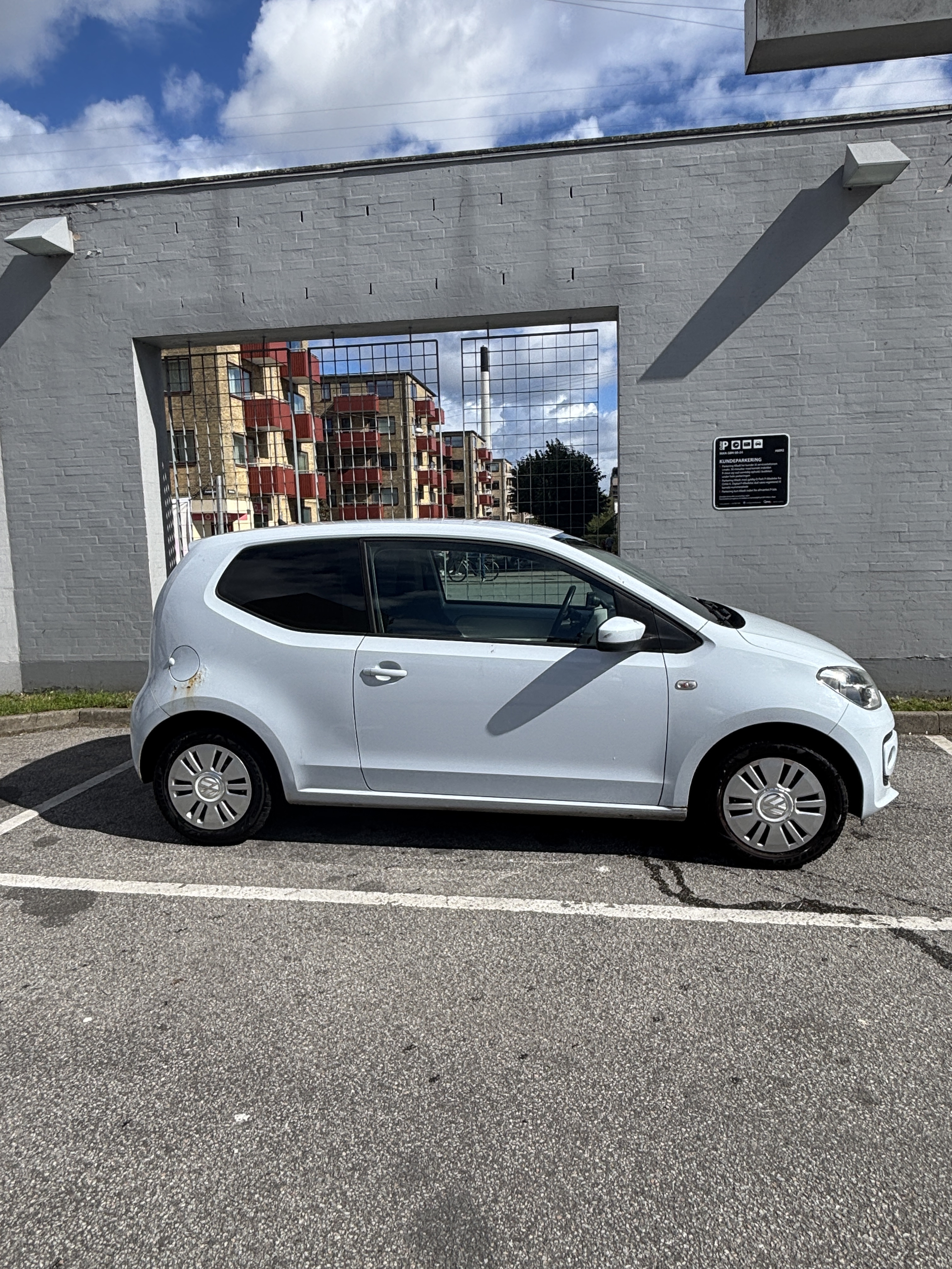 Blå VW UP! fra 2012