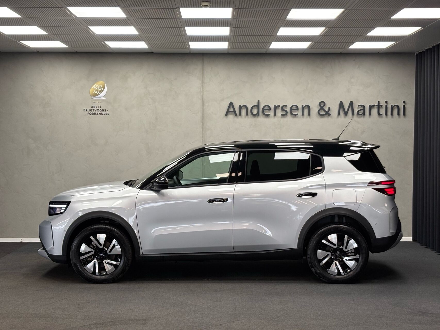 Sølv Opel Frontera fra 2025