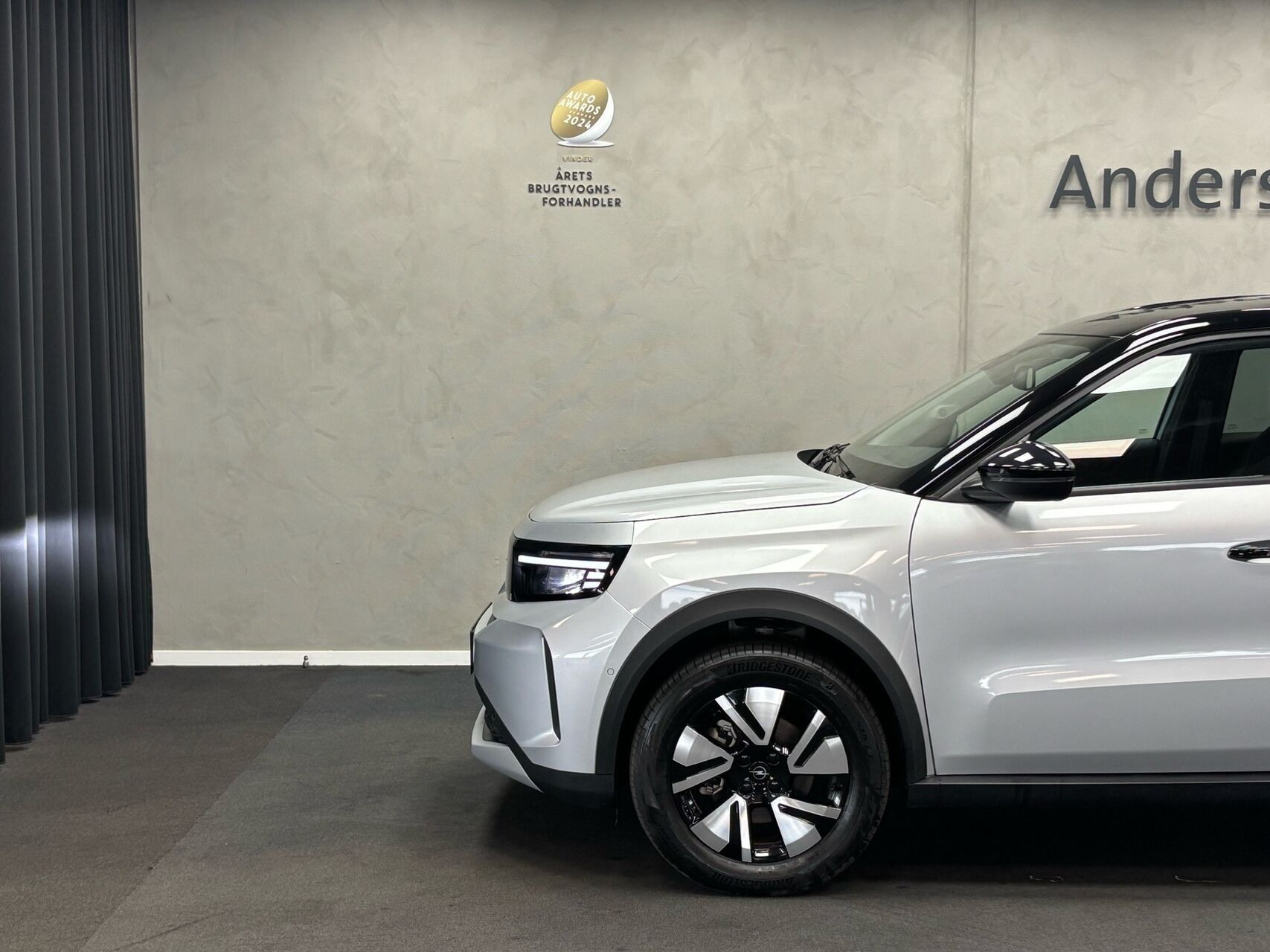 Sølv Opel Frontera fra 2025