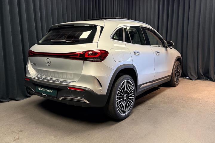 Sølv Mercedes EQA250 fra 2022