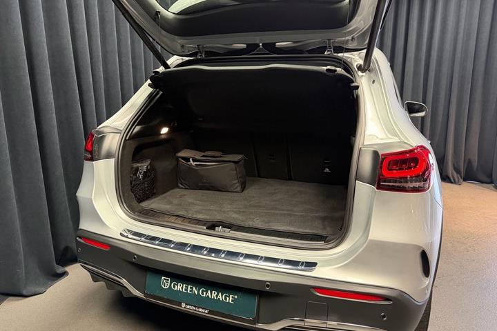 Sølv Mercedes EQA250 fra 2022