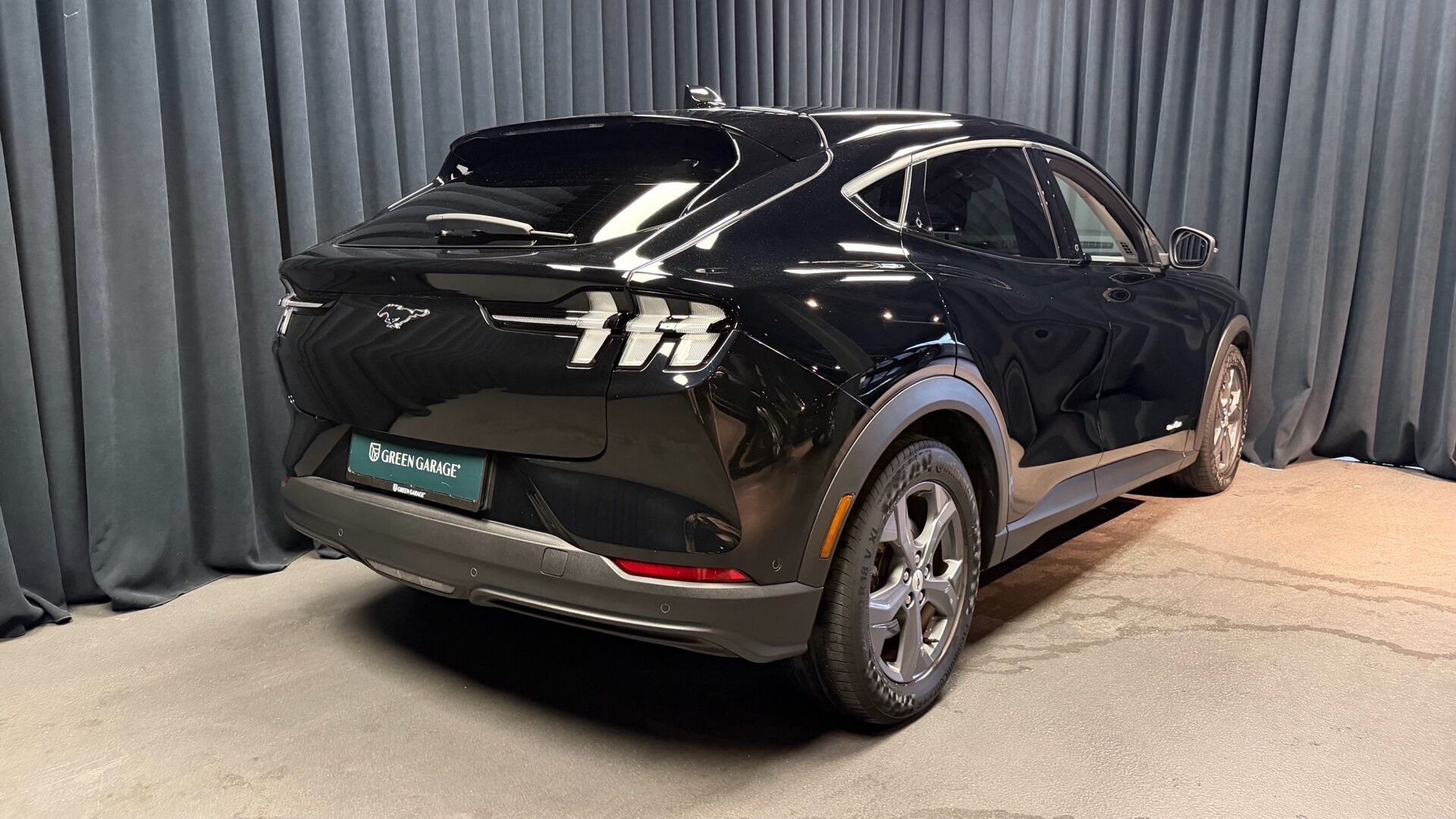 Sort Ford Mustang Mach-E fra 2021