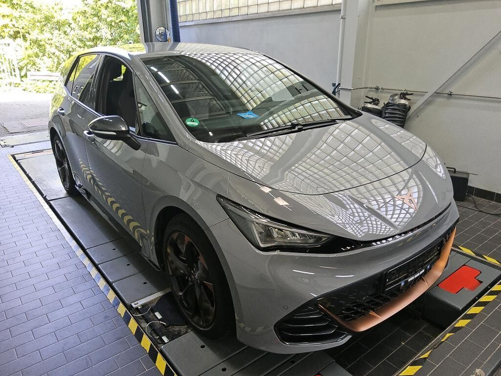 Grå Cupra Born fra 2024