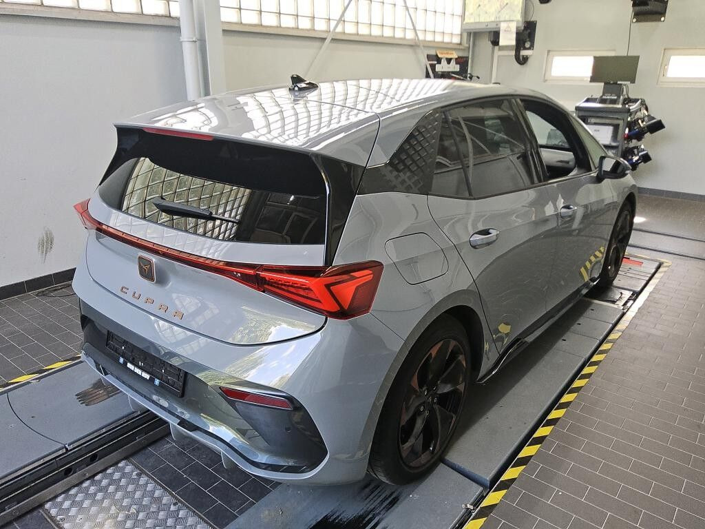 Grå Cupra Born fra 2024
