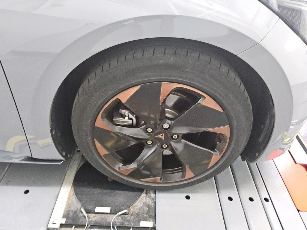 Grå Cupra Born fra 2024