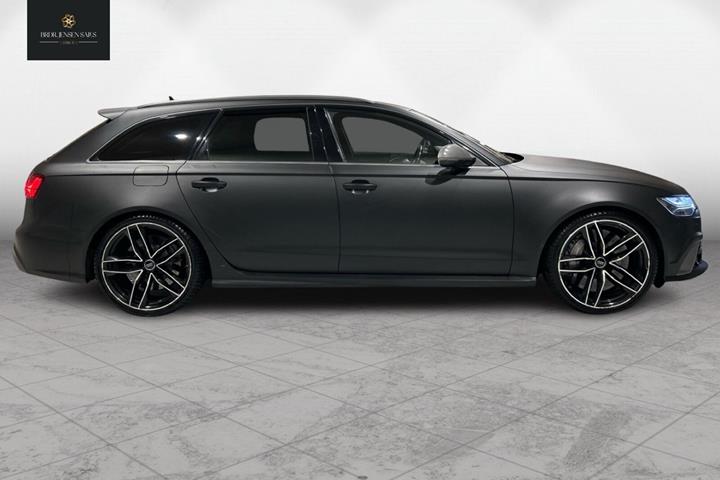 Sort Audi RS6 fra 2018