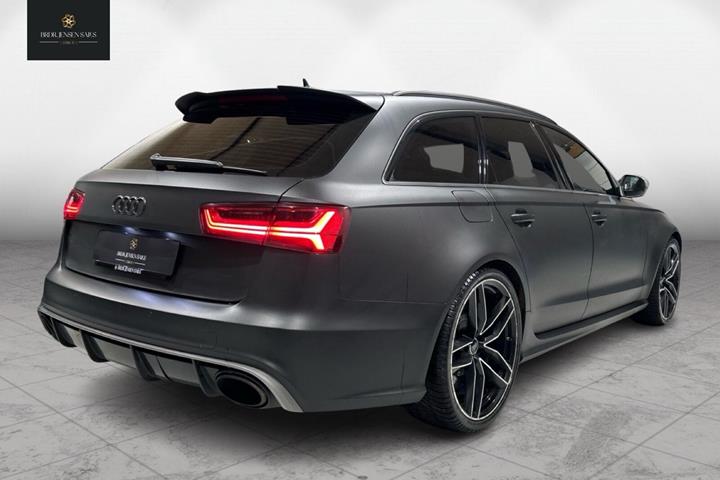 Sort Audi RS6 fra 2018