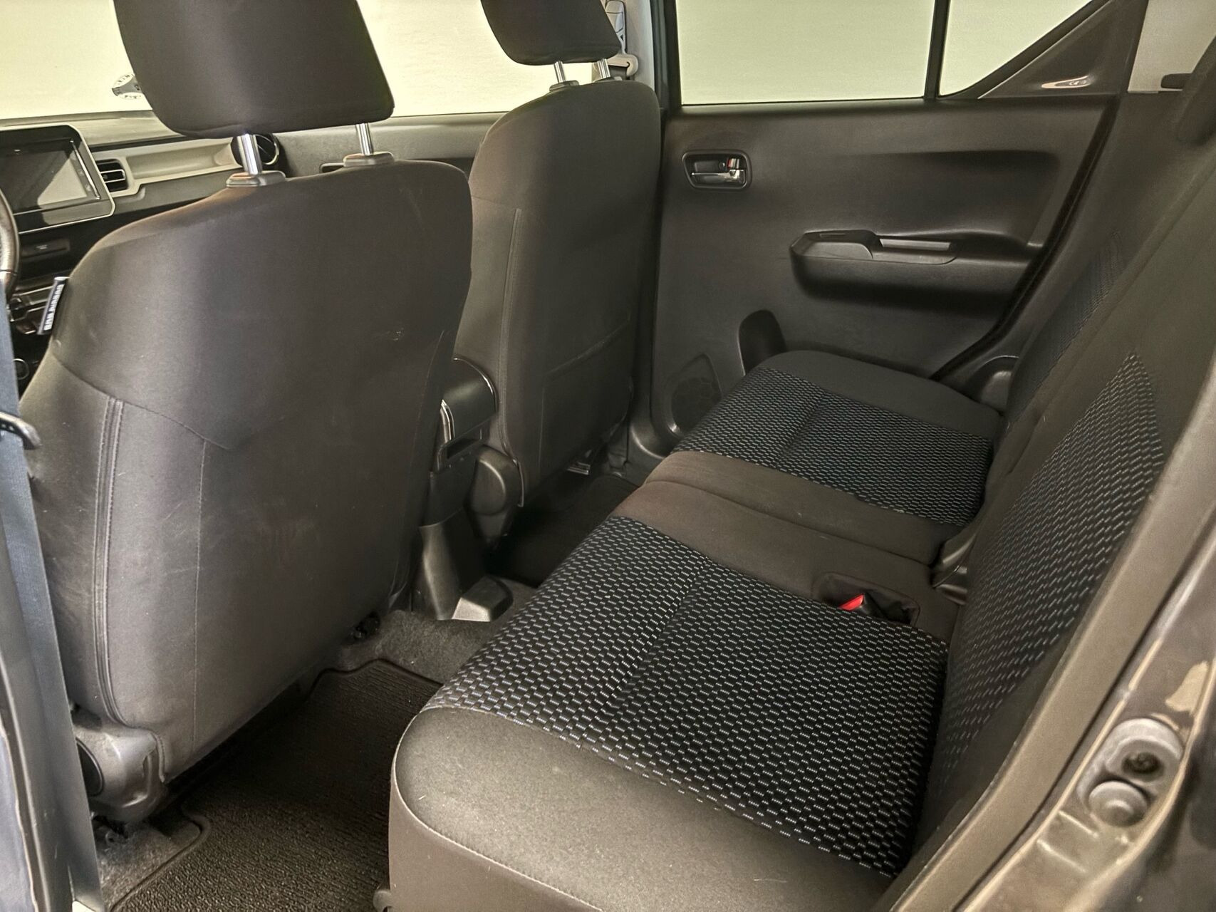 Grå Suzuki Ignis fra 2021