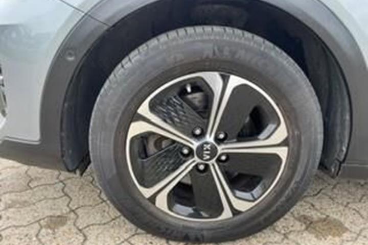 Sølv Kia XCeed fra 2020