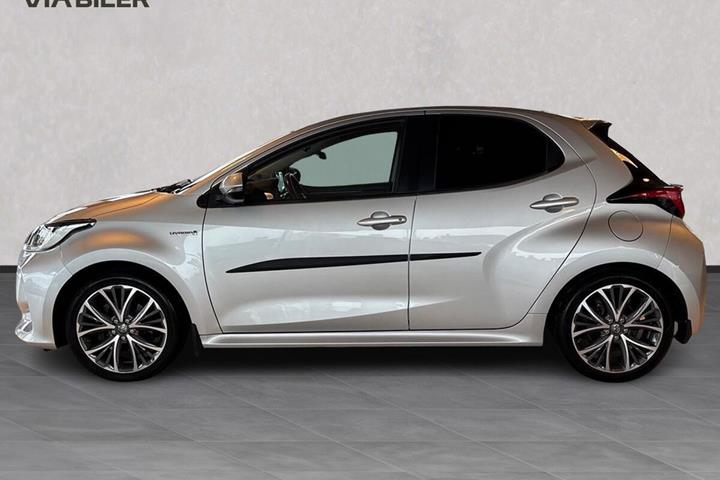Sølv Toyota Yaris fra 2021