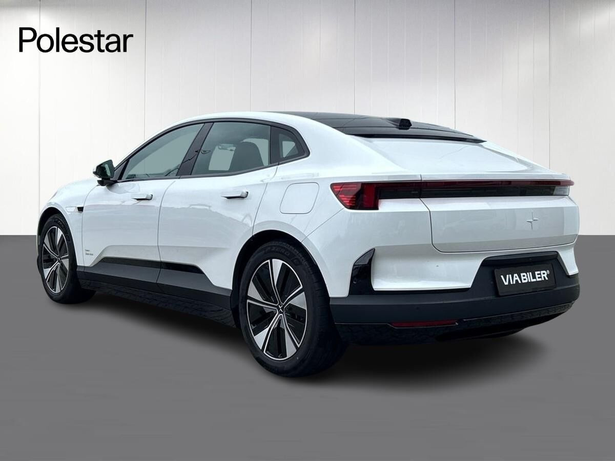 Hvid Polestar 4 fra 2026
