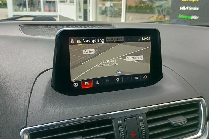 Grå Mazda 3 fra 2017