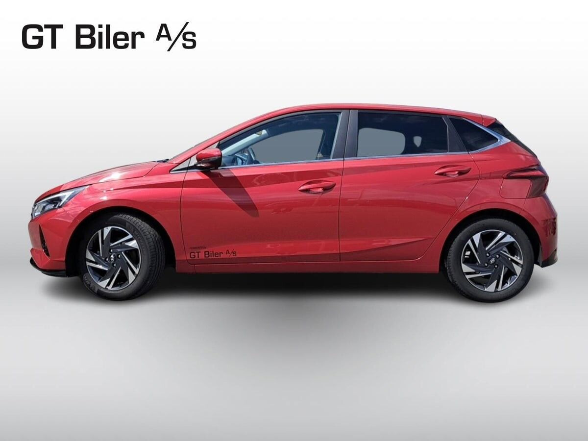 Rød Hyundai i20 fra 2022